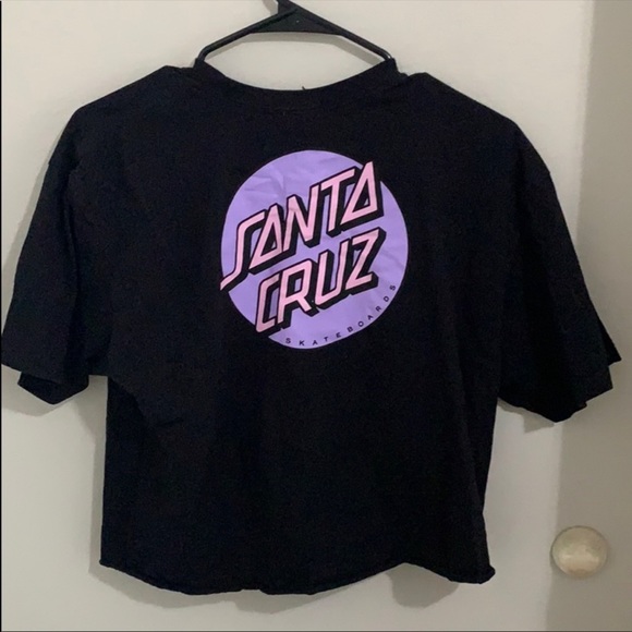 Black Santa Cruz cropped shirt. - Picture 2 of 3